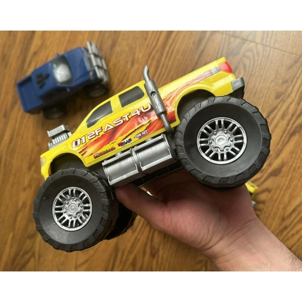 2FAST4U Vintage Yellow Monster‎ Truck Model with Sounds Lights